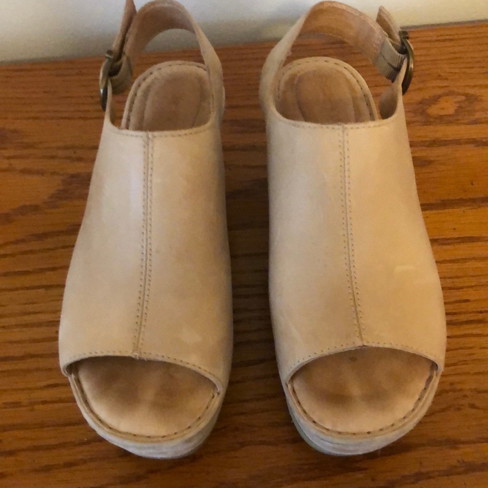 Born wedge sandles . Size 7